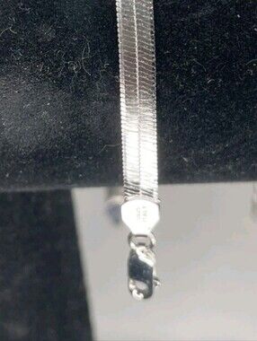 Sterling Silver Herringbone Bracelet - 4.4mm. Bracelet 7" - S925 Italy, 4.7g.